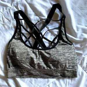 VS cross strap sports bra